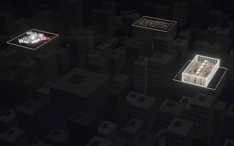Fotograma de «Antes de las ocho»: una ciudad de noche en la que tres empresas tienen encendido el sistema que les construimos.