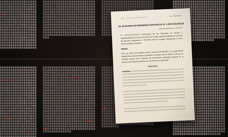 Fotograma de «El balduque»: entre los miles de documentos del archivo del despacho, el escrito que se buscaba, encontrado.